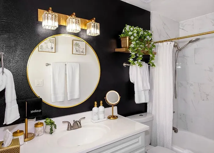 Golden - King Bed & Swimming Pool! Tempe